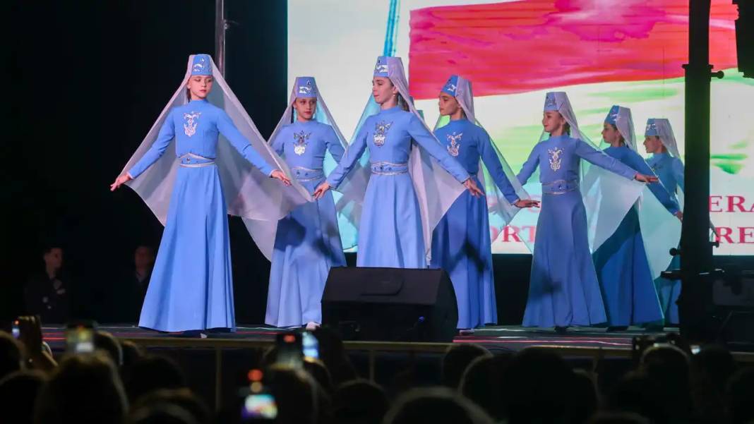 Manavgat Halk Dansları Festivali Side’yi Renklendirdi! 1